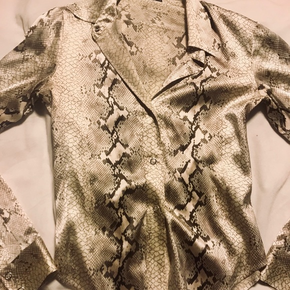 Theory Petite Silk Python Button down - Picture 7 of 11